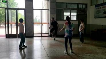 说明: E:\CZG\非教学\工会党务与指导青年教师\20220606 校工会活动视频\PA视讯集团官网 姜亚东 踢毽子_Moment.jpg